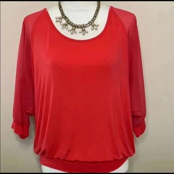Buckle Red by BKE Dolman sleeve Pieced Top Size Medium - Picture 3 of 6